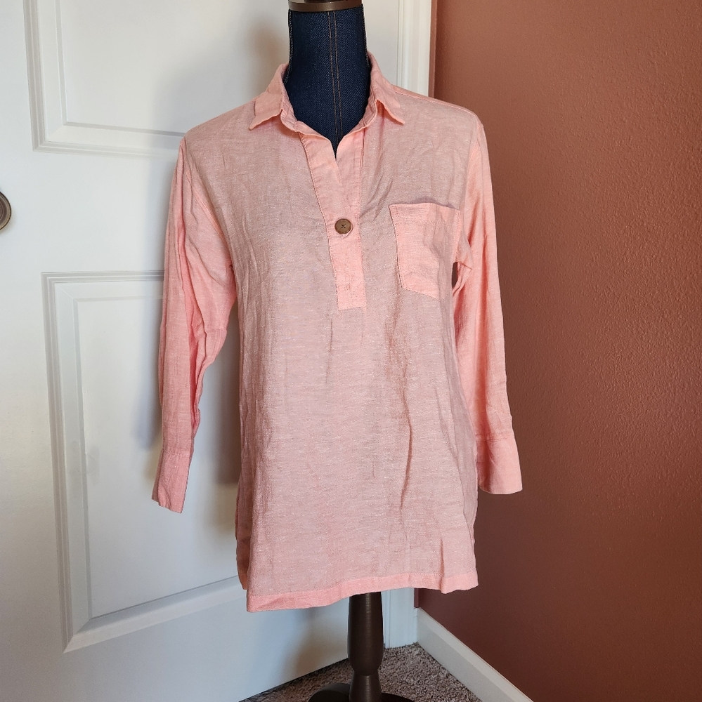 Women's Old Navy linen blend collared v-neck
